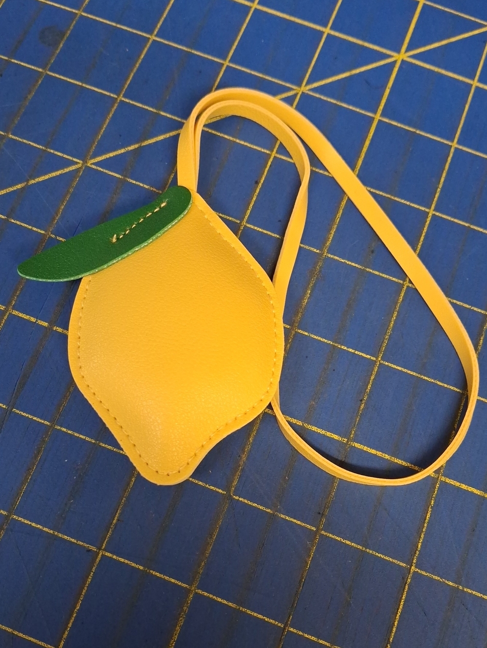Yellow Lemon 🍋 Green Leaf Purse 11" Charm Pleather